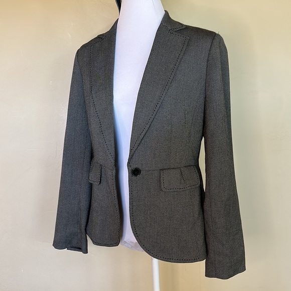 WHBM Blazer black 2 pockets 1 button front Women’s Sz 10 - Picture 2 of 16